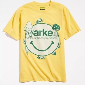 Market X Smiley UO Exclusive Arts Tee ❤️‍🔥